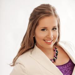 Tori Hathaway Headshot